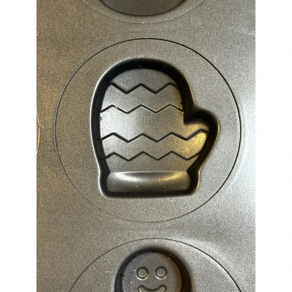 Wilton‎ Holiday Shapes Muffin Pan 12 Cavity Christmas Grey Non-Stick Baking Mold